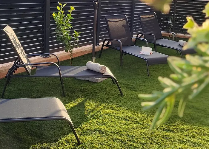 Sunny Oasis - High Ground Floor With Sunny Terrace & Private Garden!! Medulin