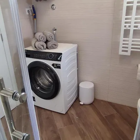 Sunny Oasis - High Ground Floor With Sunny Terrace & Private Garden!! Apartment *