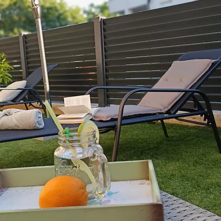 Sunny Oasis - High Ground Floor With Sunny Terrace & Private Garden!! Medulin